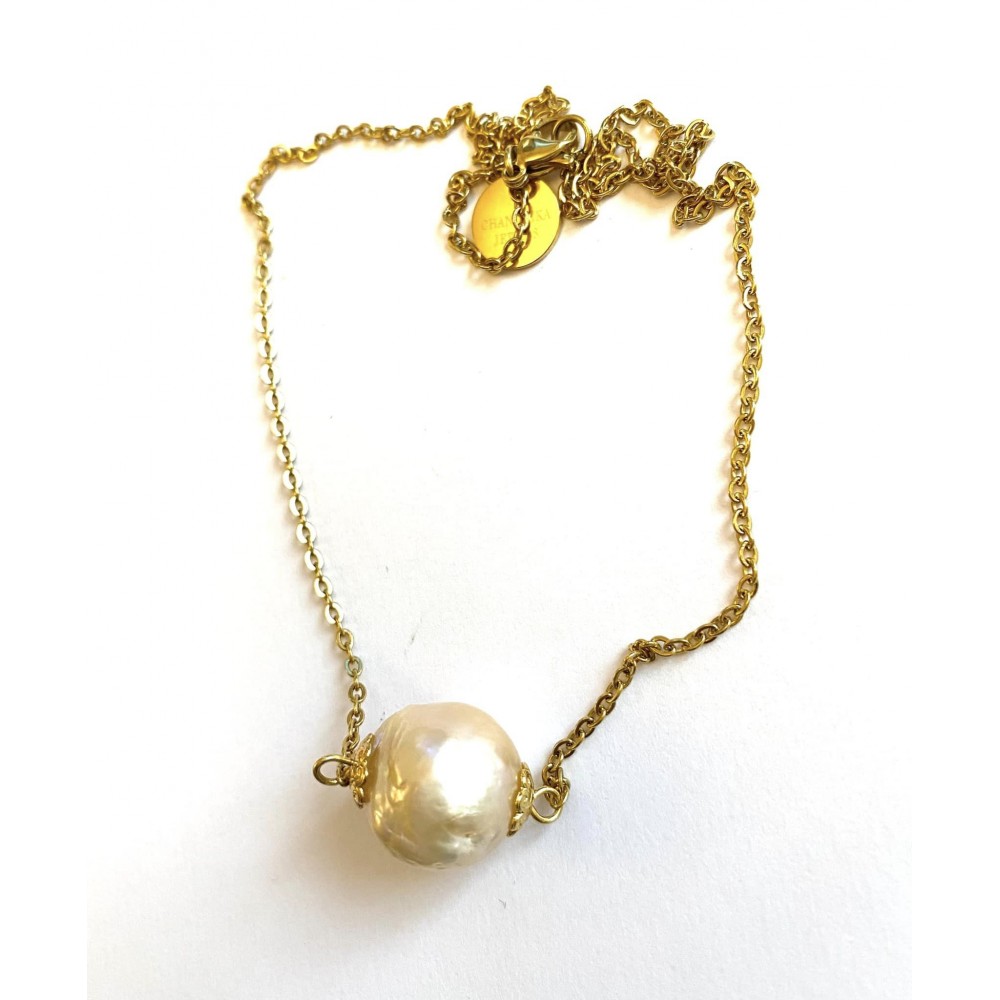 Chain with big barok pearl. Steel/gold